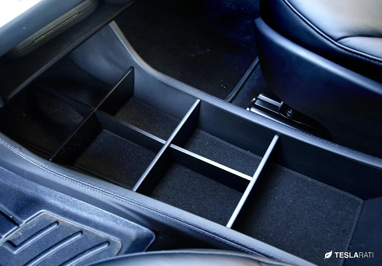 Tesla Cybertruck I ordered a SIX seater, not FIVE seats 48AD11C5-751A-4D83-BE9C-B9BAD644ACA1