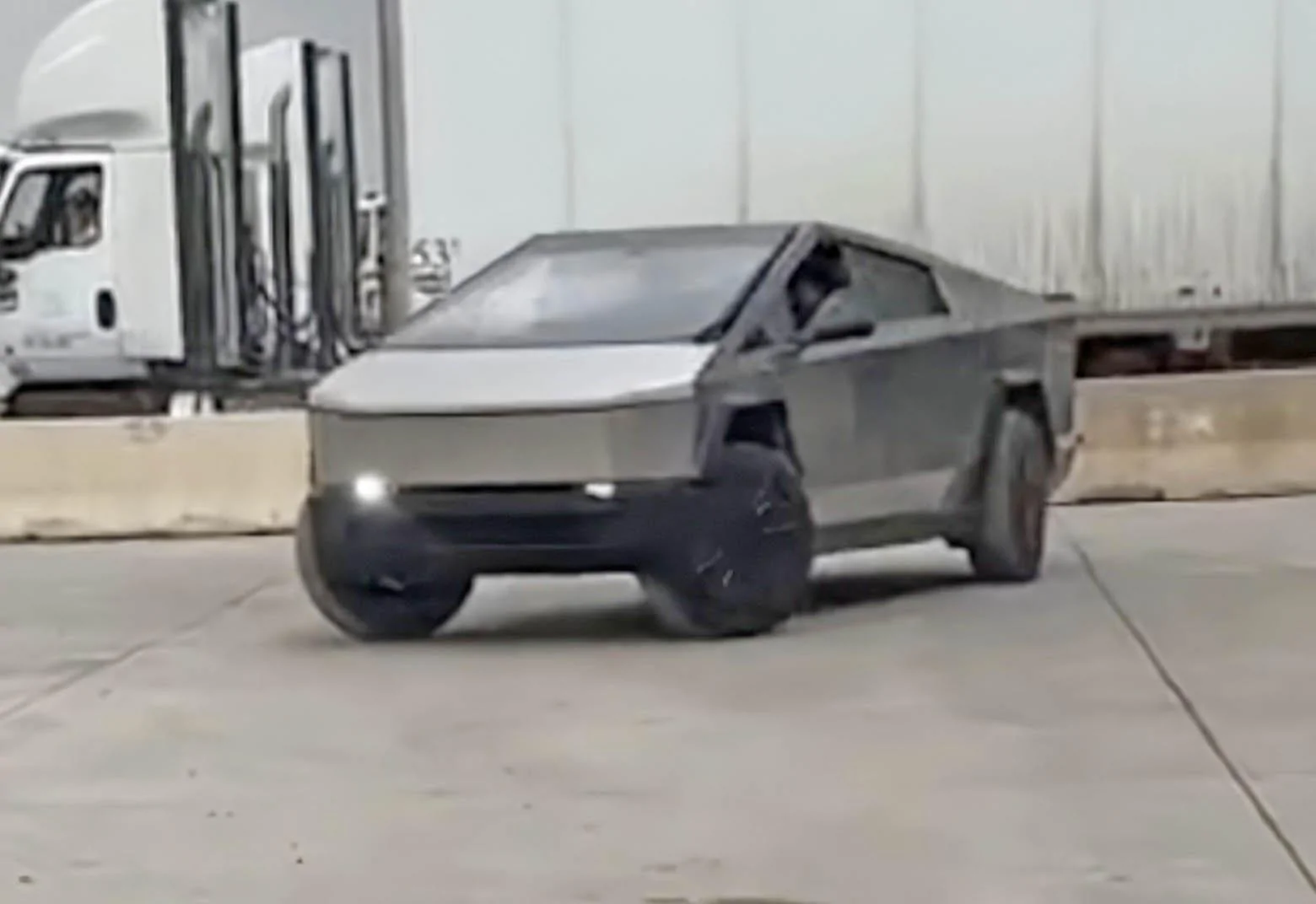 Tesla Cybertruck Rear-Wheel Steering showcased in Cybertruck pre-production beta prototype video WOW cybertruck rear wheel steering