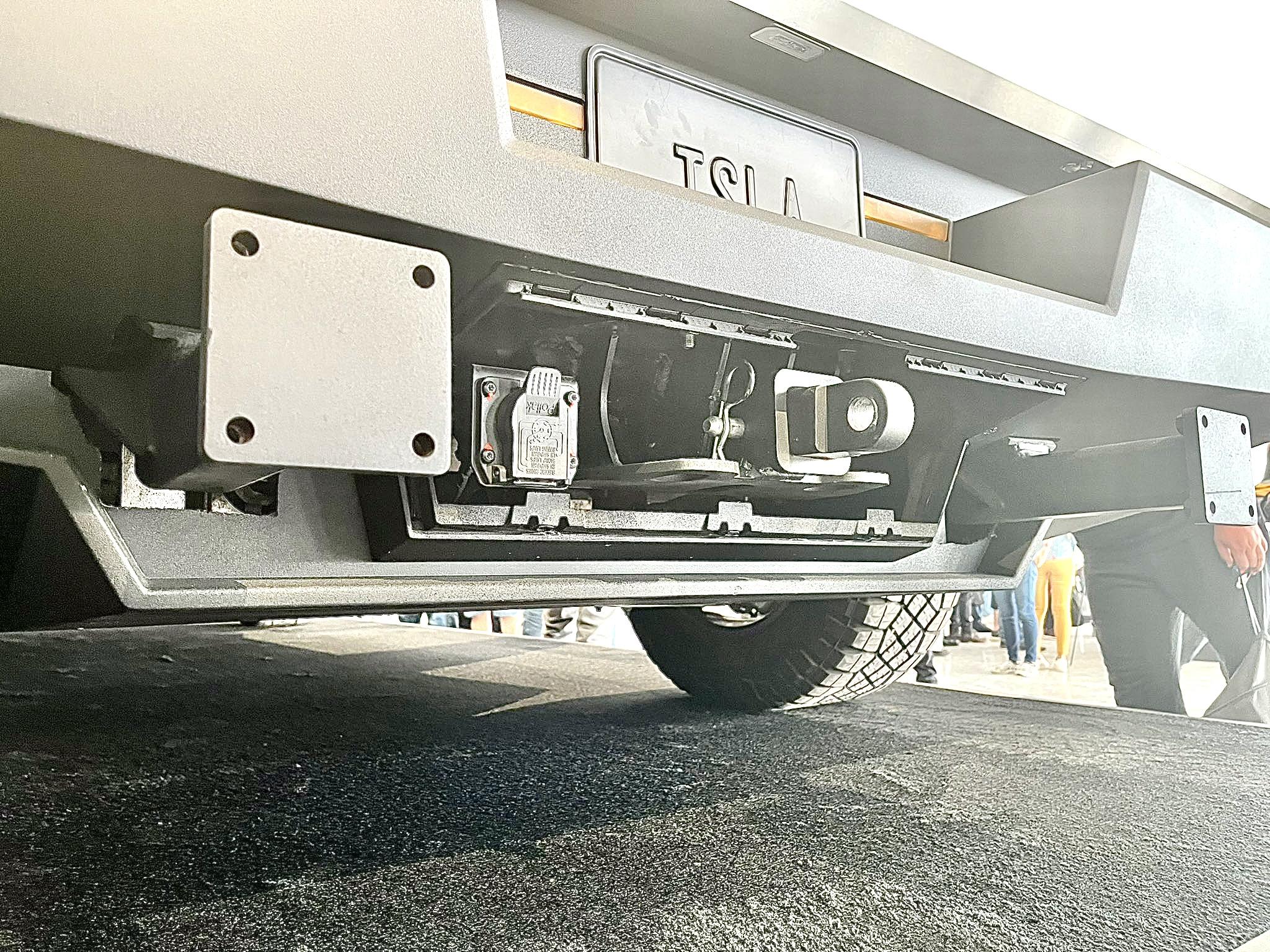 Tesla Cybertruck What is this wedge looking piece coming off the side of tail gate ? 5CA25E71-CD2A-4489-A4E4-8A439883FD30