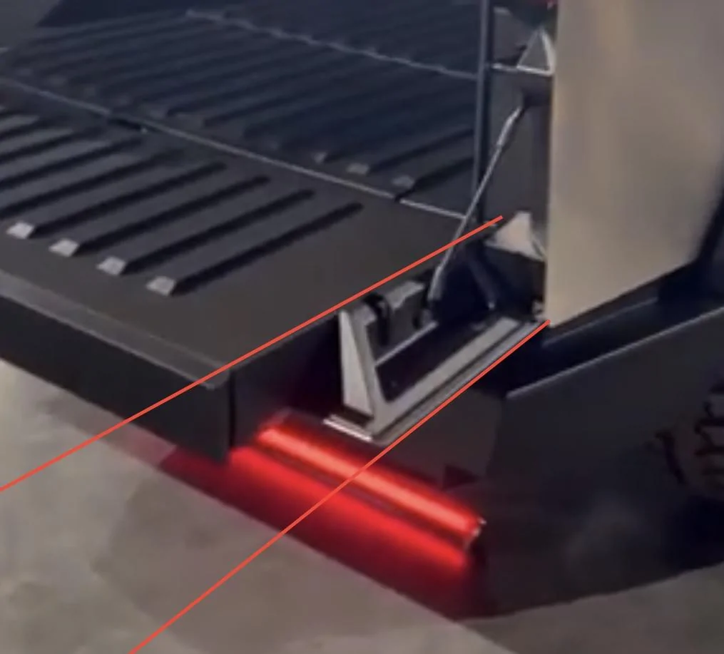 Tesla Cybertruck Cybertruck roof rack for work..... to carry long lumber on top or plumbing pipe 21B59F96-1047-4100-AB00-E1D169FB43E1
