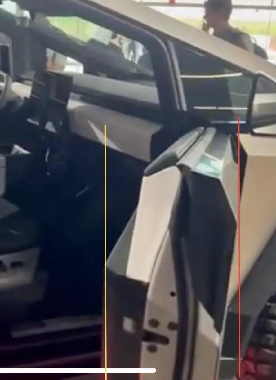 Tesla Cybertruck I ordered a SIX seater, not FIVE seats 484D09A2-2765-49F1-8D32-92FED83EE05A