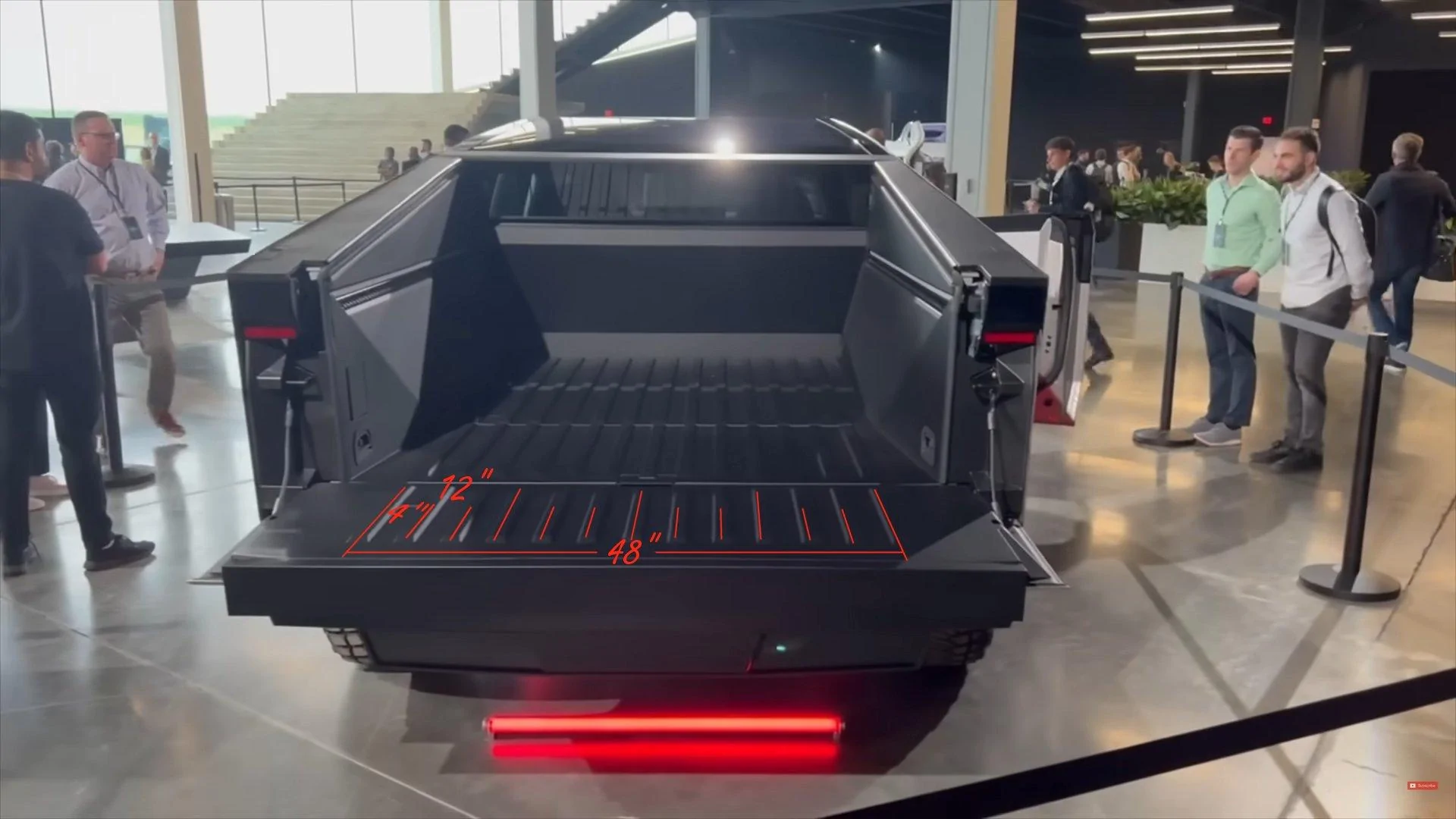 Tesla Cybertruck Do you think the bed width is... bedmeasurements