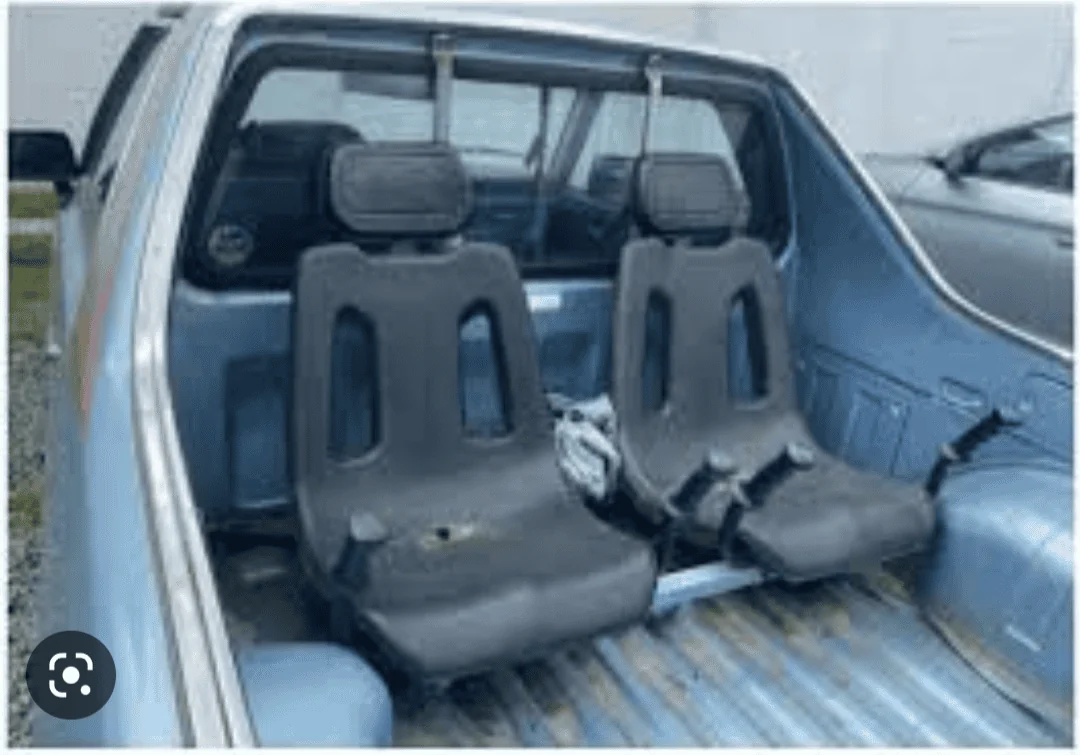 Tesla Cybertruck I ordered a SIX seater, not FIVE seats Screenshot_20230306-212203