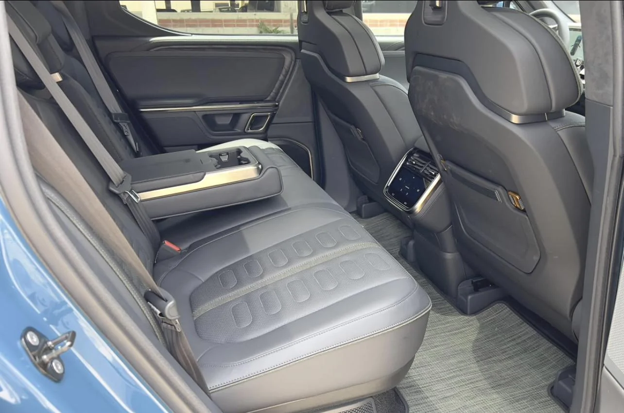 Tesla Cybertruck The Beta CT dimensions are now perfection D38CD48A-AB2D-4DC1-B87C-4FFC0F2D33D9