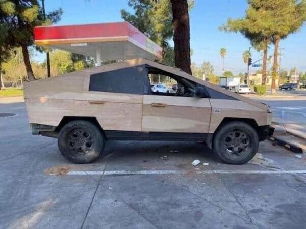 Tesla Cybertruck Funny Cybertruck memes, images, videos 🤣 332856111_1855881314791550_6538246830958953524_n