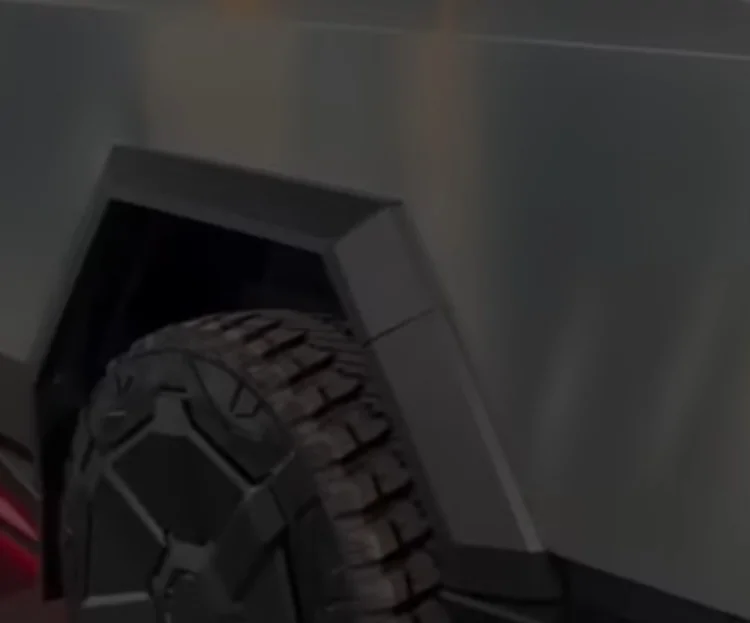 Screenshot_20230307_203730_YouTube.jpg