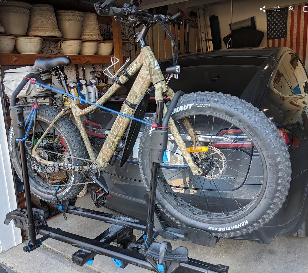 Tesla Cybertruck Mountain bikes inside the bed when covered/closed fcOe2YB