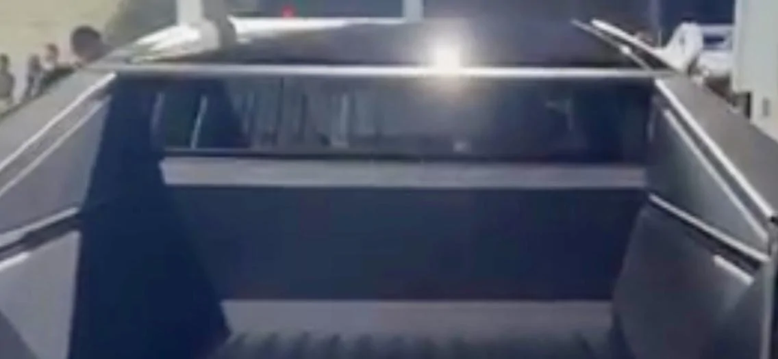 Tesla Cybertruck Midgate a No-Go (Assuming Tonneau Patent)? 4D8EA113-0DE0-4BA6-A067-17A28FF9C168