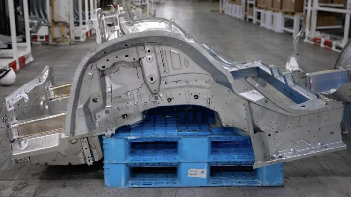 Tesla Cybertruck Are these Cybertruck Castings? 19EB886D-523F-4086-AC1C-F890F218F8FD
