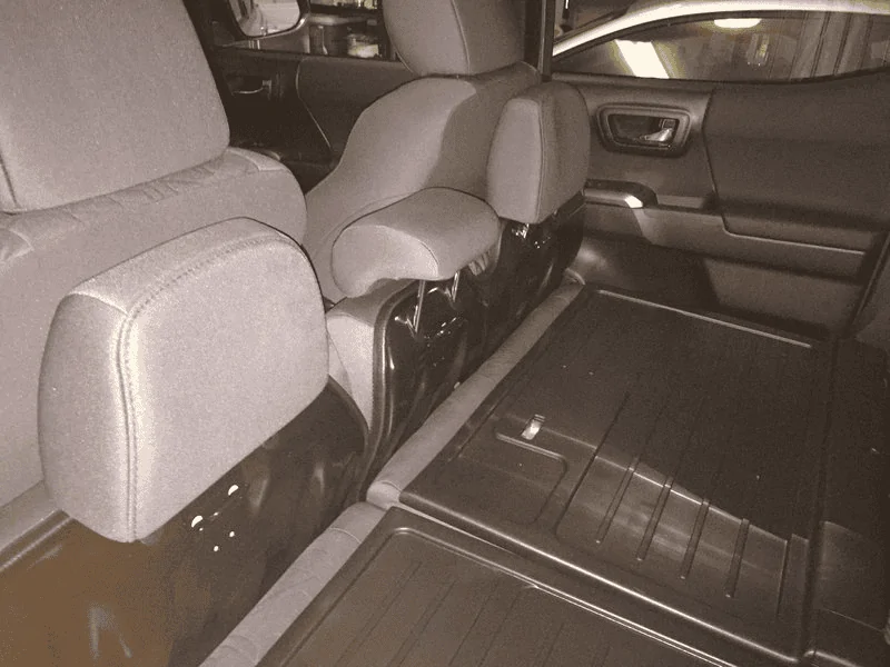 Tesla Cybertruck Midgate a No-Go (Assuming Tonneau Patent)? 1678936672454