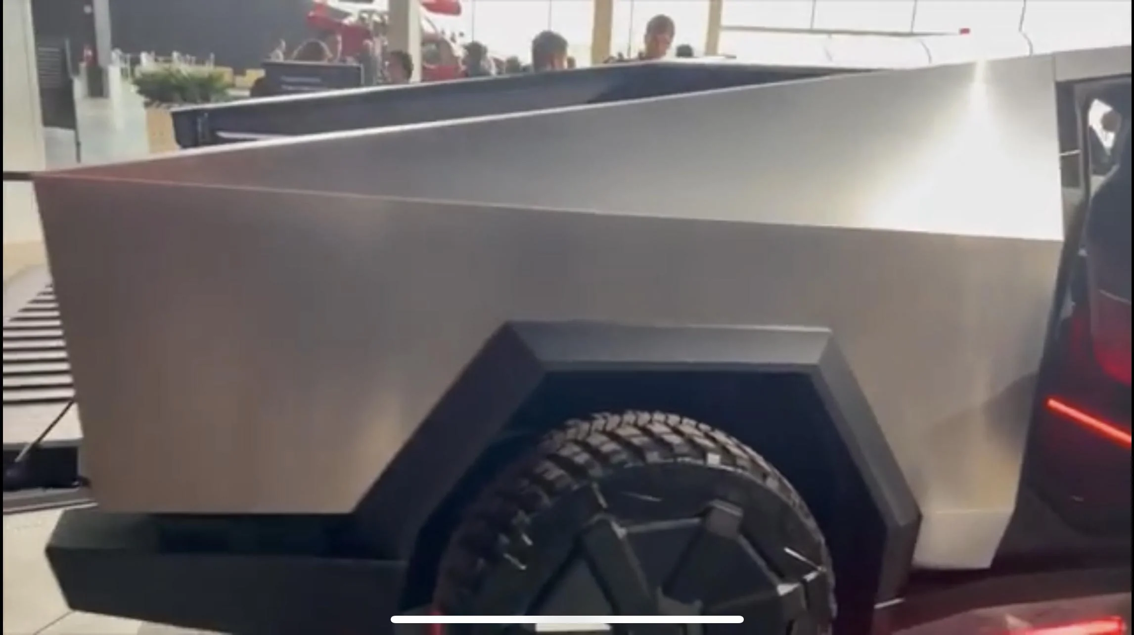 Tesla Cybertruck Sail Pillar Storage just featured in latest Tesla China official magazine T-Zone. Sign it'll make production? 783AEBE9-3876-4091-8588-84CC5015D264