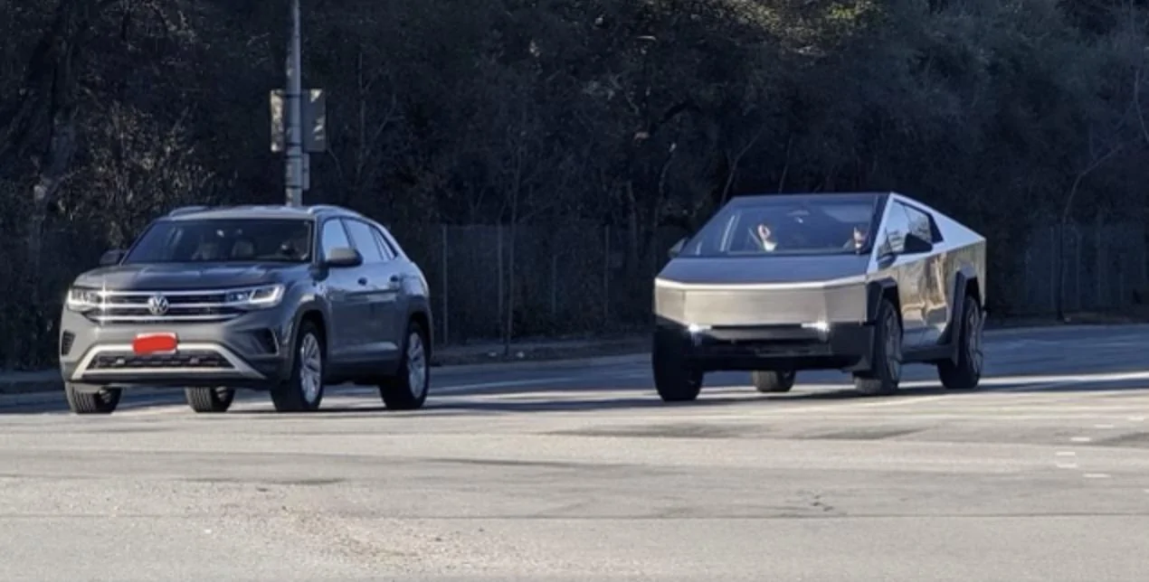 Tesla Cybertruck Cybertruck Spotted LIVE in Stanford on Public Roads! [Video] 1679943977630