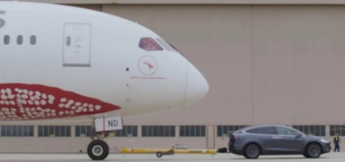 Tesla Cybertruck ICE Loss of Range While Towing Tesla-Cybertruck-04