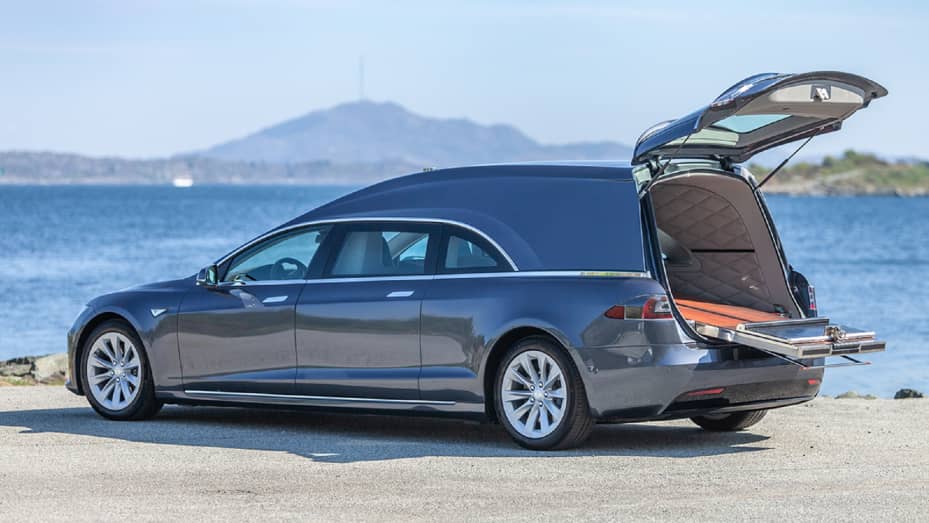 Tesla Cybertruck "Been driving latest Cybertruck prototype around Giga Texas. It’s awesome!" 106069181-1565285832489tesla-hearse-rear