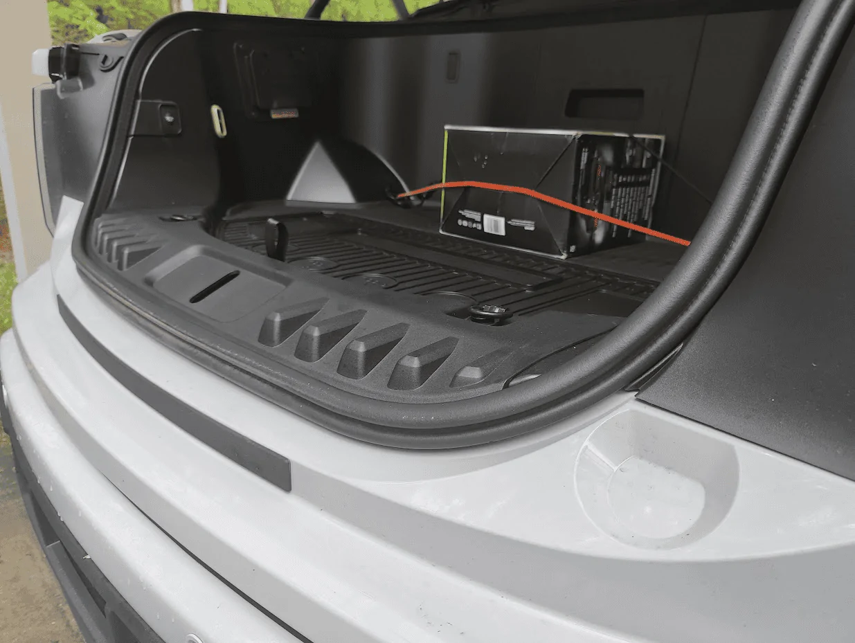 Tesla Cybertruck Cybertruck spotted with frunk open, revealing waterfall design! 1681482103216