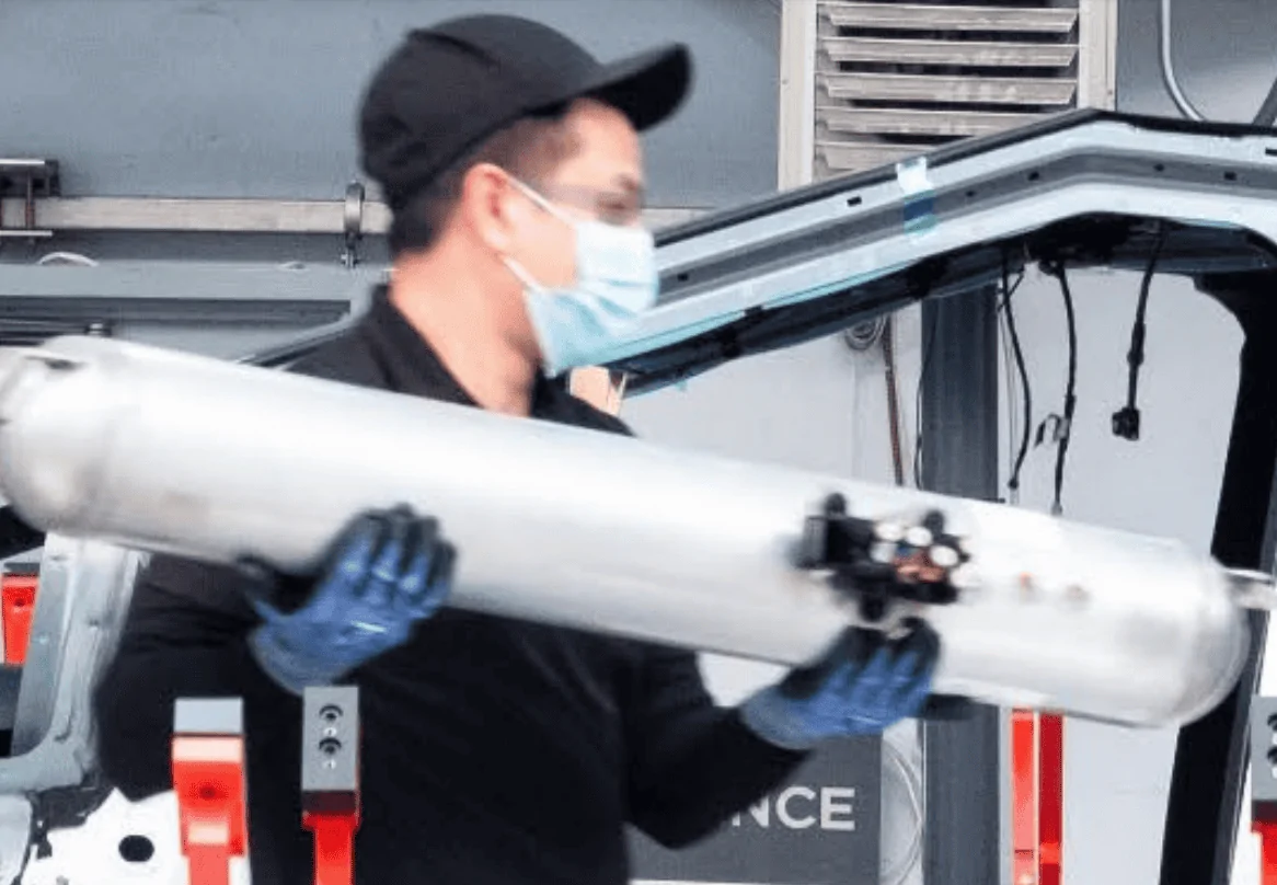 Tesla Cybertruck Tesla Q1 2023 Earnings Report; Cybertruck Status Maintains "Tooling" Status, Pilot Production Line Photos Shown! 📸 tank