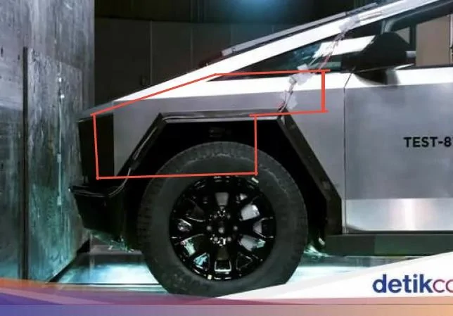 Tesla Cybertruck Cybertruck spotted with frunk open, revealing waterfall design! 5AE0B3C6-97A0-4662-BECC-F51A4E47B794