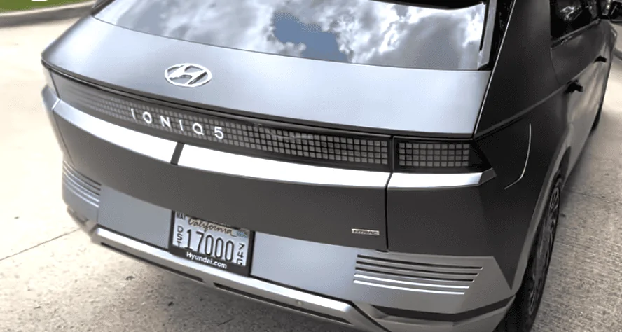Tesla Cybertruck Cybertruck spotted driving in CA (4/20/23) - follow footage video! 1682098144643