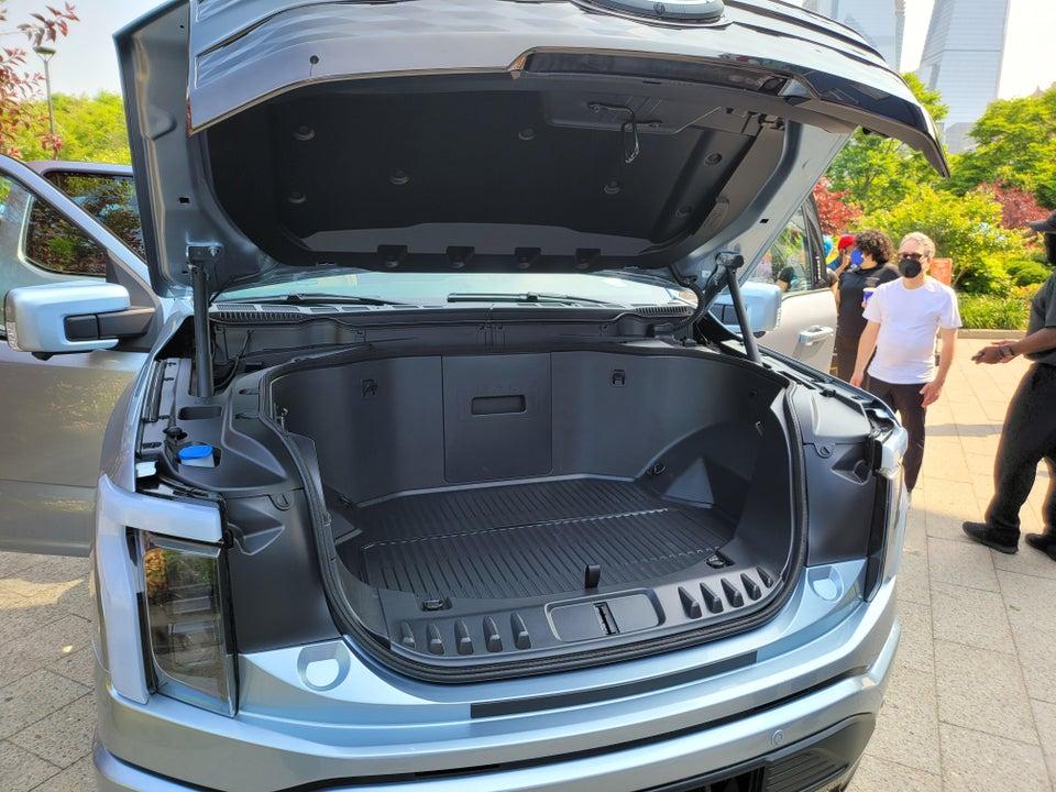 Tesla Cybertruck Cybertruck Front Casting Analysis (and Frunk Implications) - 3 vs 2 Chickens 270235F0-08F5-473C-9C2D-C1FBF45A71D3