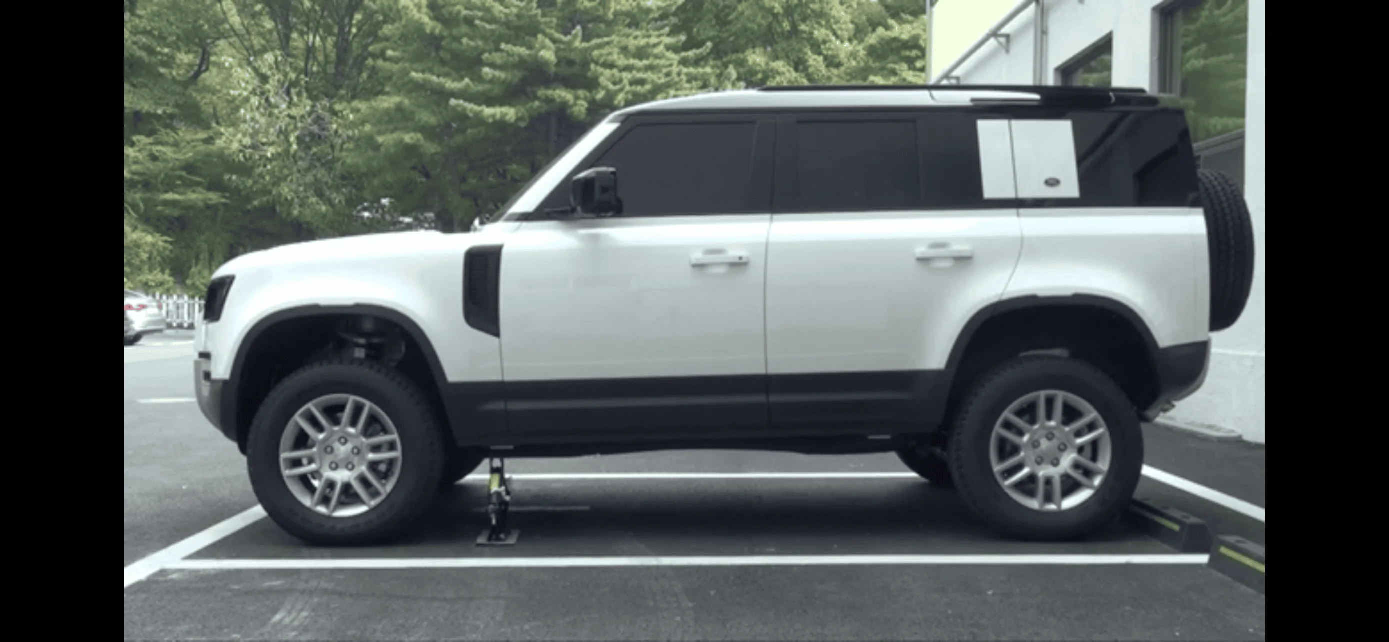 Tesla Cybertruck Cybertruck spotted driving next to Chevy Silverado! 80454A9F-E35E-4841-8731-2FE84224901B