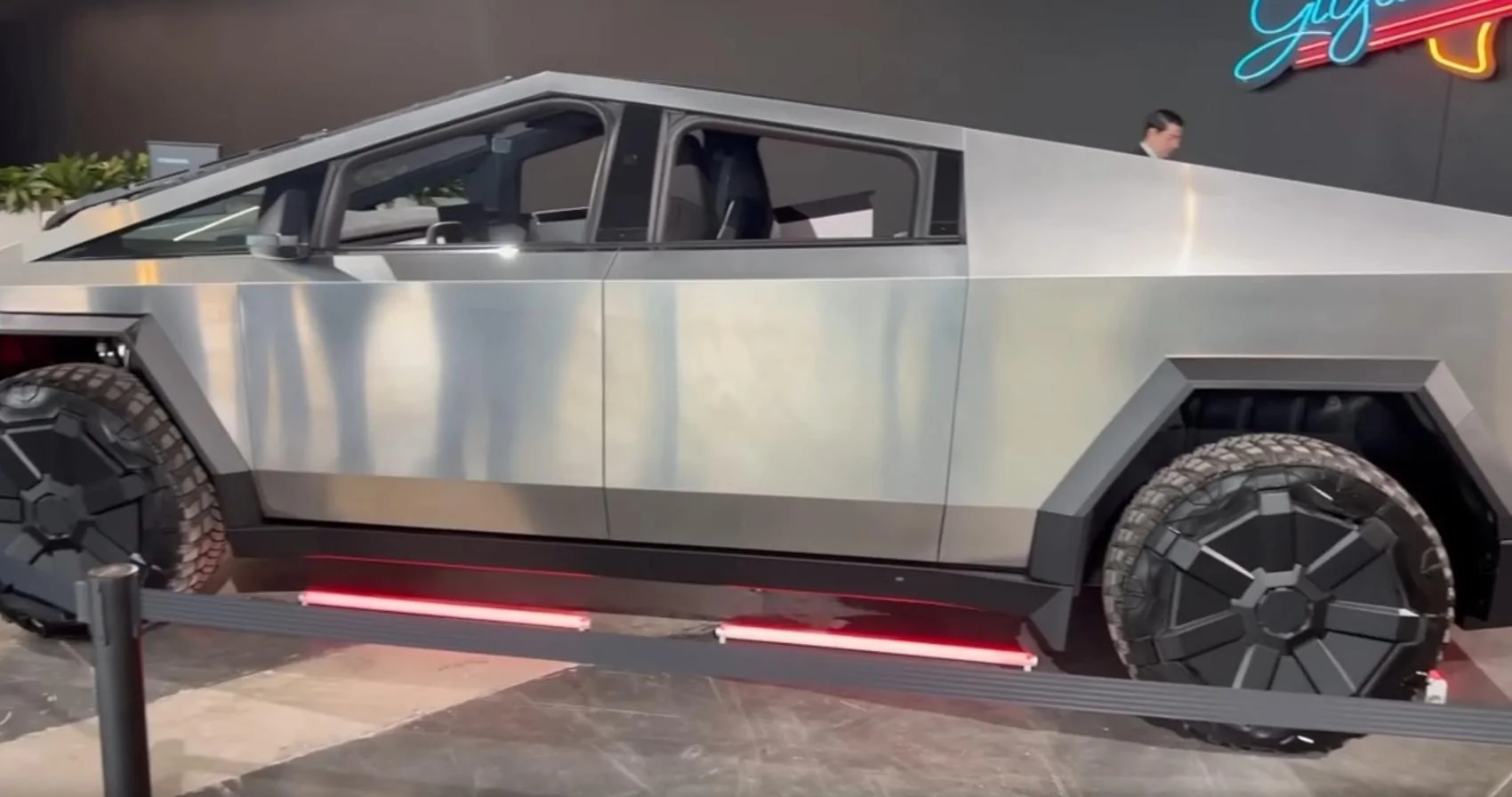 Tesla Cybertruck Cybertruck Vault Sides CT-0d