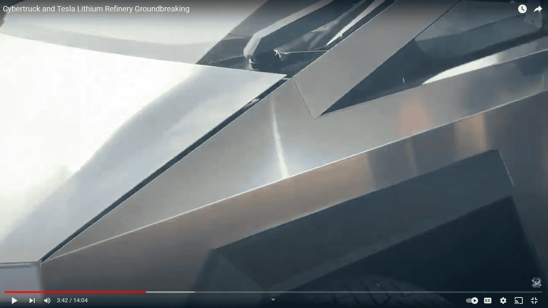Tesla Cybertruck Cybertruck bed rack / tool rack + accessories (shovels) first look! 🧰 1683586030090