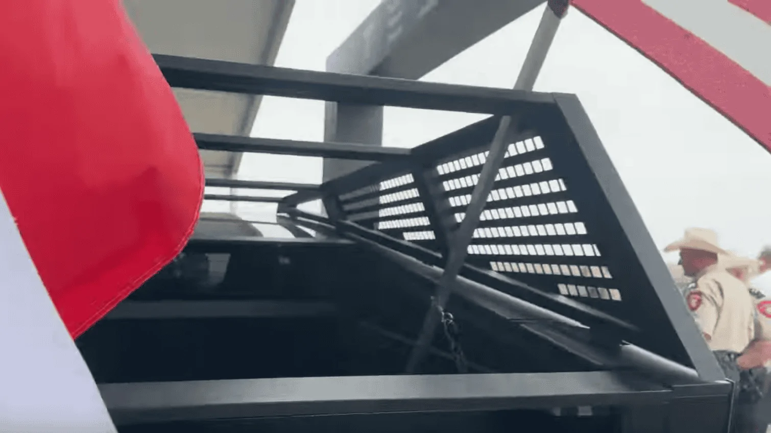 Tesla Cybertruck Cybertruck bed rack / tool rack + accessories (shovels) first look! 🧰 Screenshot 2023-05-08 at 21-46-26 Cybertruck and Tesla Lithium Refinery Groundbreaking