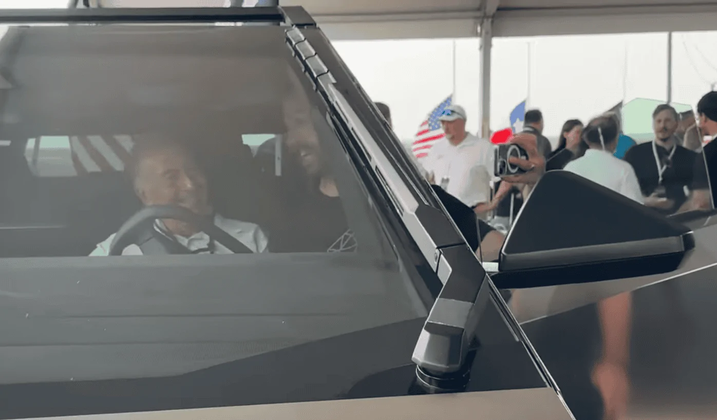 Tesla Cybertruck Cybertruck bed rack / tool rack + accessories (shovels) first look! 🧰 Screenshot 2023-05-08 at 21-48-57 Cybertruck and Tesla Lithium Refinery Groundbreaking
