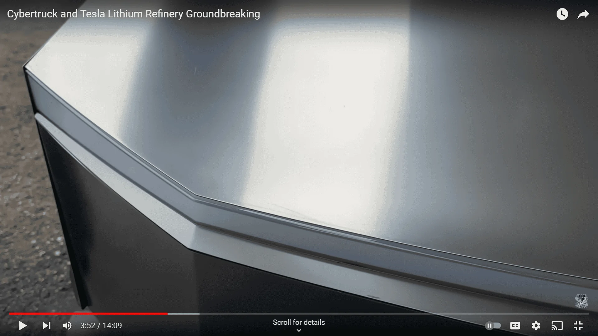 Tesla Cybertruck Cybertruck bed rack / tool rack + accessories (shovels) first look! 🧰 Screenshot (122)