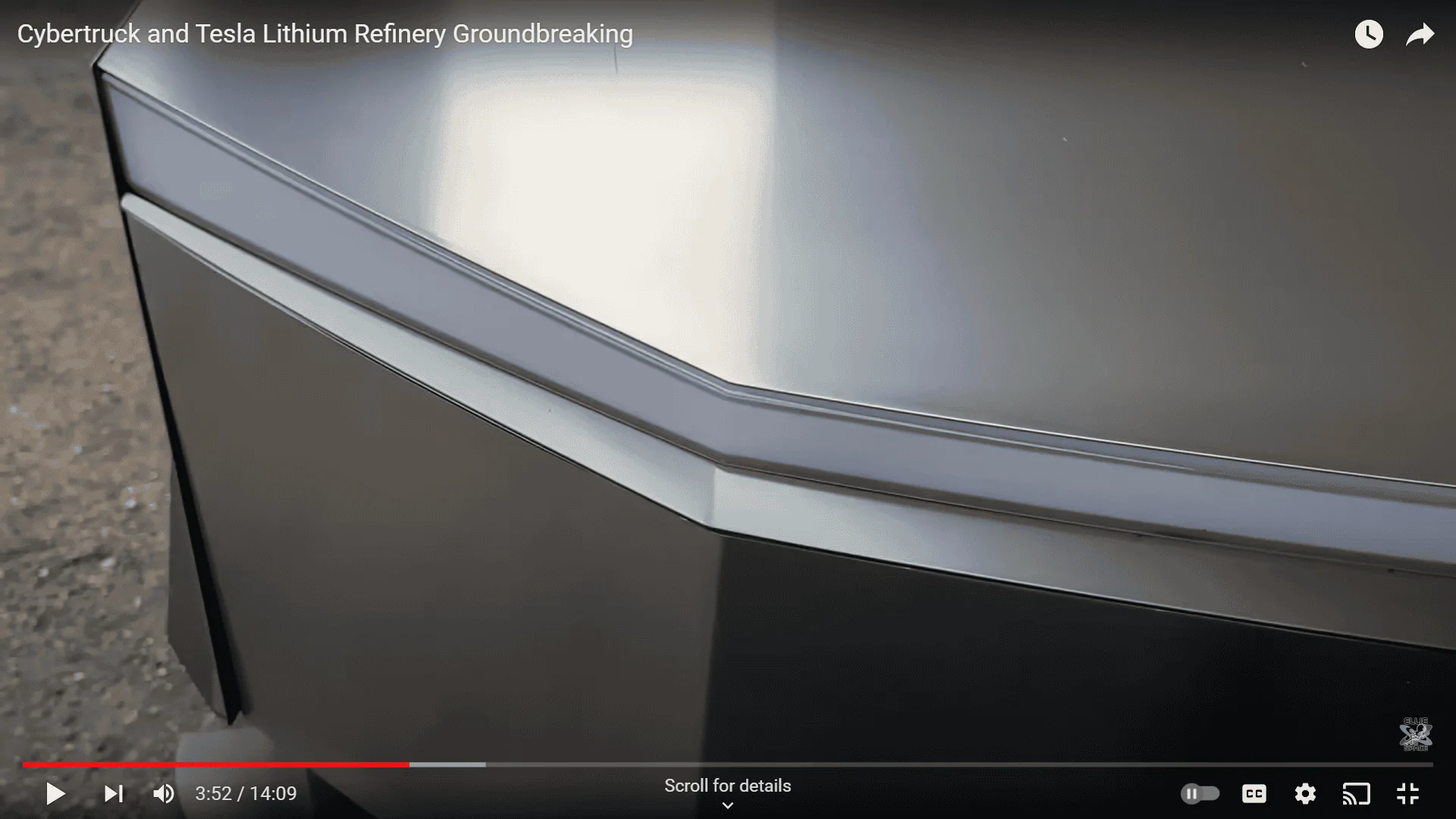 Tesla Cybertruck Cybertruck bed rack / tool rack + accessories (shovels) first look! 🧰 Screenshot (123)