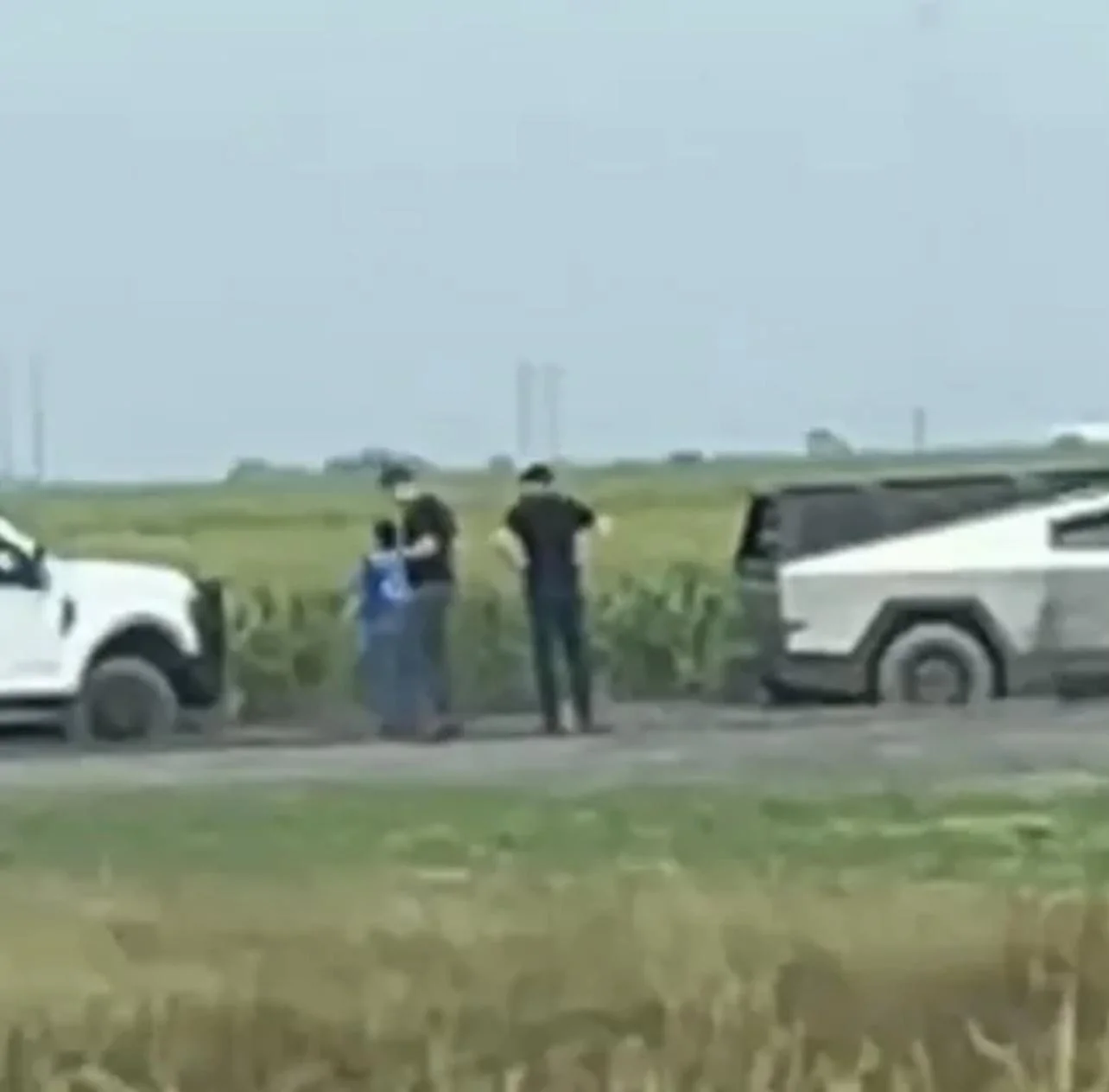 Tesla Cybertruck Cybertruck spotted stuck in the mud? 352BD436-1212-40E6-A8EB-2FCA297C5AA4