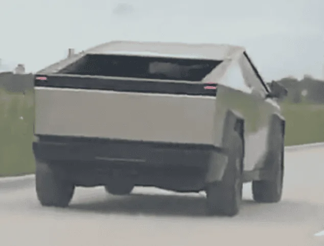 Tesla Cybertruck 🔥 Cybertruck Spied Out of California! – Driving on Texas Roads! 🤠 🔥 1684205573684