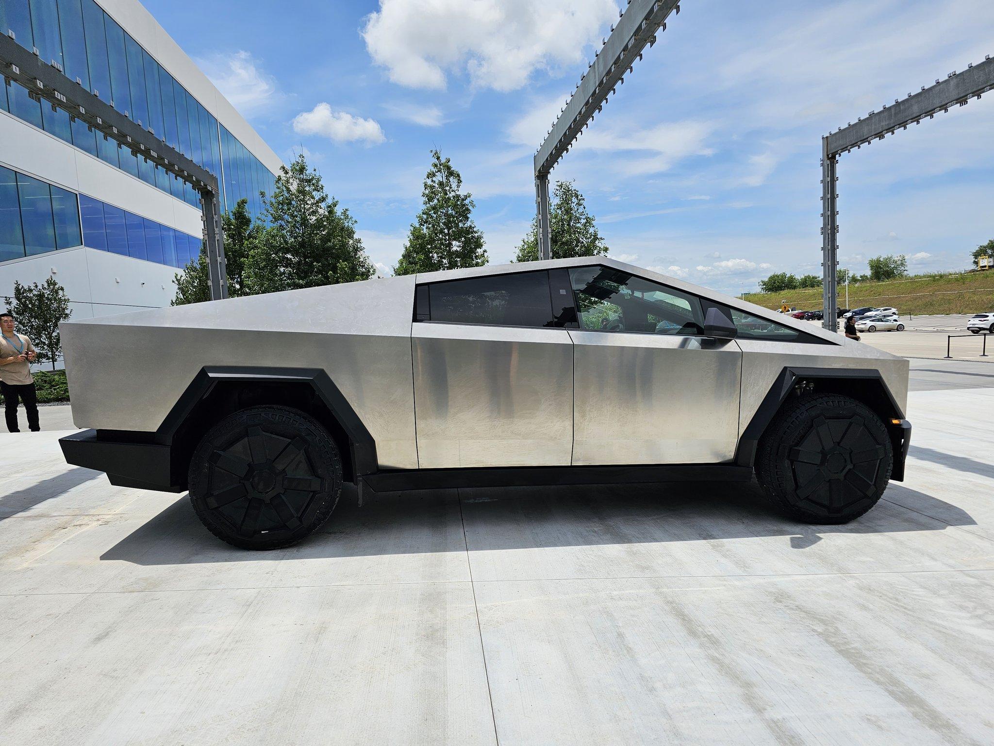 Tesla Cybertruck Cybertruck content & summary from Cyber Roundup 2023 (+ Annual Shareholder Meeting Live Stream) 🍿 FwRGKNMWAAIdxWw