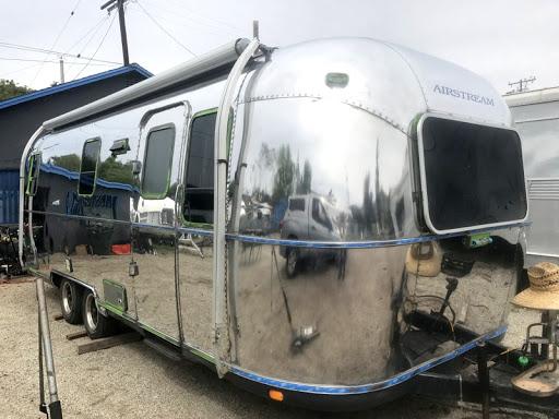 Tesla Cybertruck Anyone polishing their Stainless Steel Cybertruck to a mirror like finish? FBE90728-90DE-41CE-94B8-ECAE1FB87507