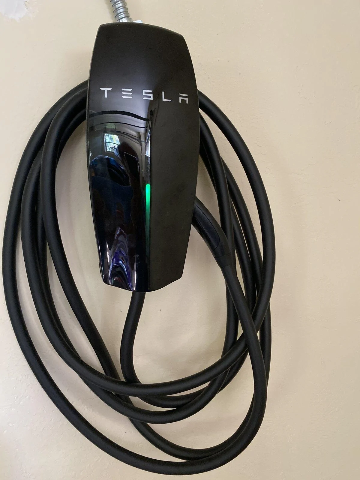 Tesla Cybertruck Home Charging System / Charger Kit 0E89EFAC-0EA0-4F7B-9491-08307017A11D