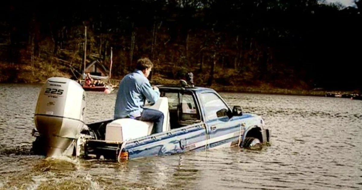 Tesla Cybertruck What about floating? 2446d868a43e595a27ab649f22c567a