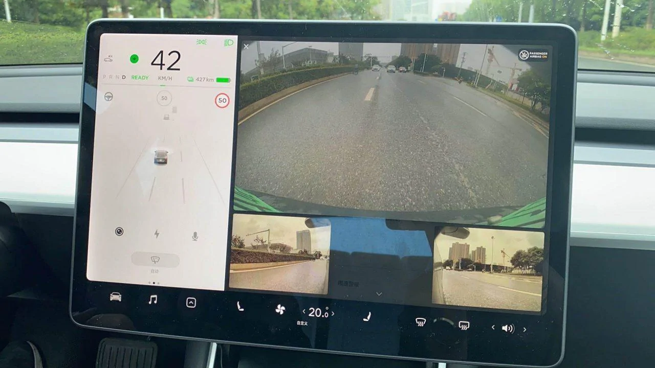 Tesla Cybertruck Interior Side View Camera Screen Spotted?! 082C9CDE-6777-4A32-8AE0-272FCE5E8962