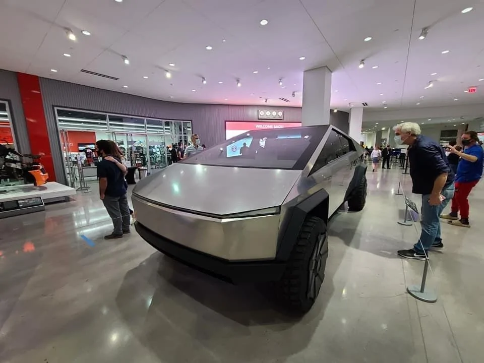 Tesla Cybertruck Cybertruck pics & videos from the Petersen Automotive Museum [Dates Extended Until July 5] Ea-SJCUWoAYxZJJ