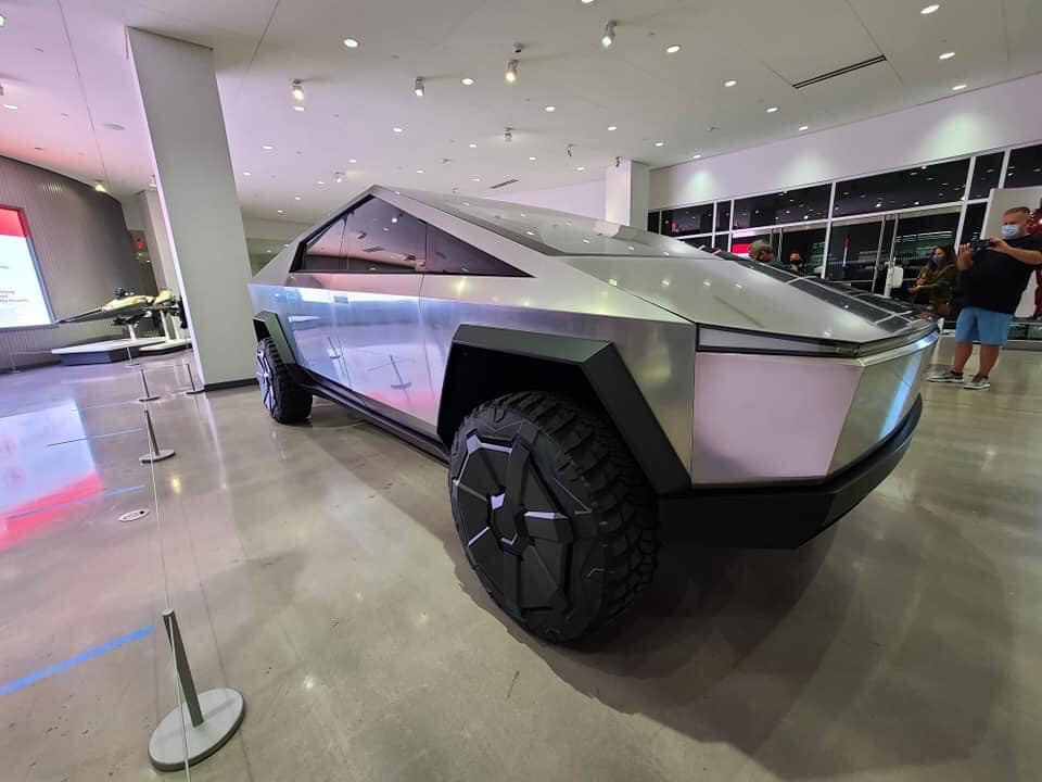 Tesla Cybertruck Cybertruck pics & videos from the Petersen Automotive Museum [Dates Extended Until July 5] 104497405_3111516008929261_2631556042705797298_n