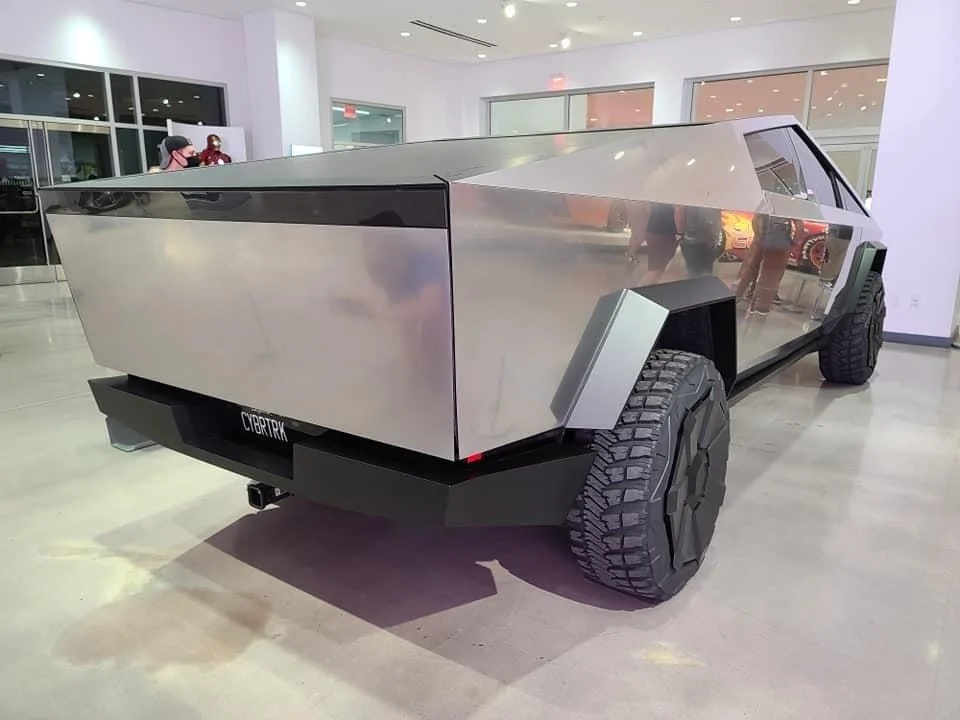 Tesla Cybertruck Cybertruck pics & videos from the Petersen Automotive Museum [Dates Extended Until July 5] Ea-SJCUXgAkcdkg