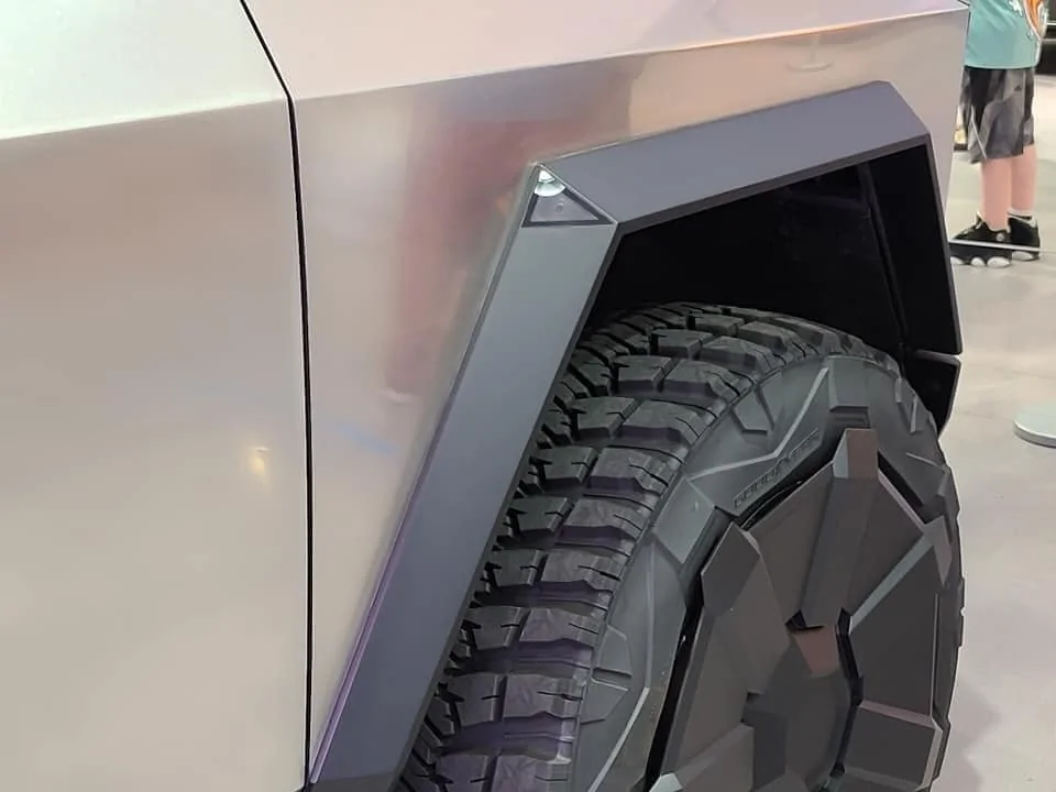 Tesla Cybertruck Cybertruck pics & videos from the Petersen Automotive Museum [Dates Extended Until July 5] 104722218_3111515938929268_2088426905086709620_n