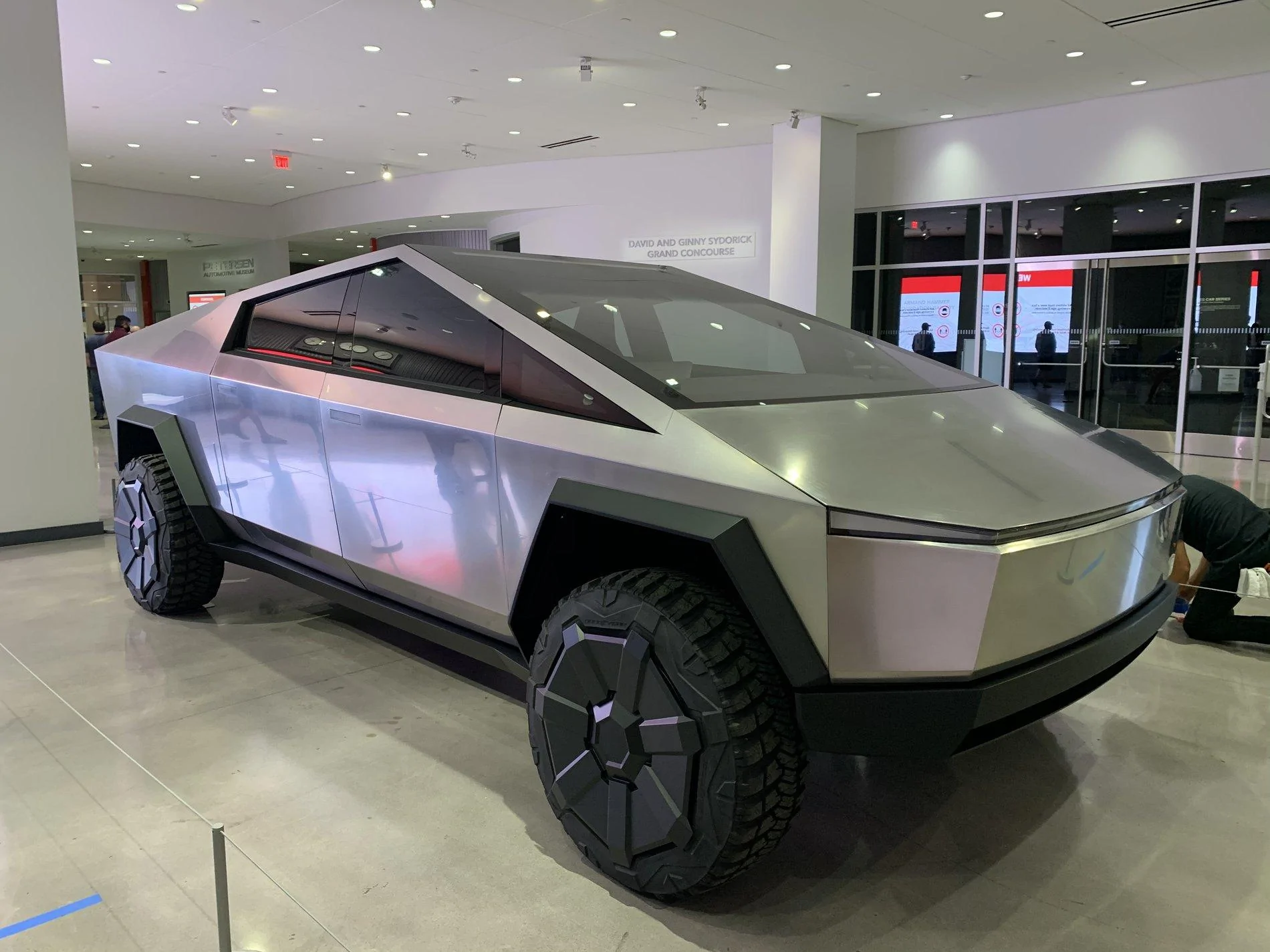 Tesla Cybertruck Cybertruck pics & videos from the Petersen Automotive Museum [Dates Extended Until July 5] 47C8C159-C32E-4FDA-B2E8-4822A05AF89B
