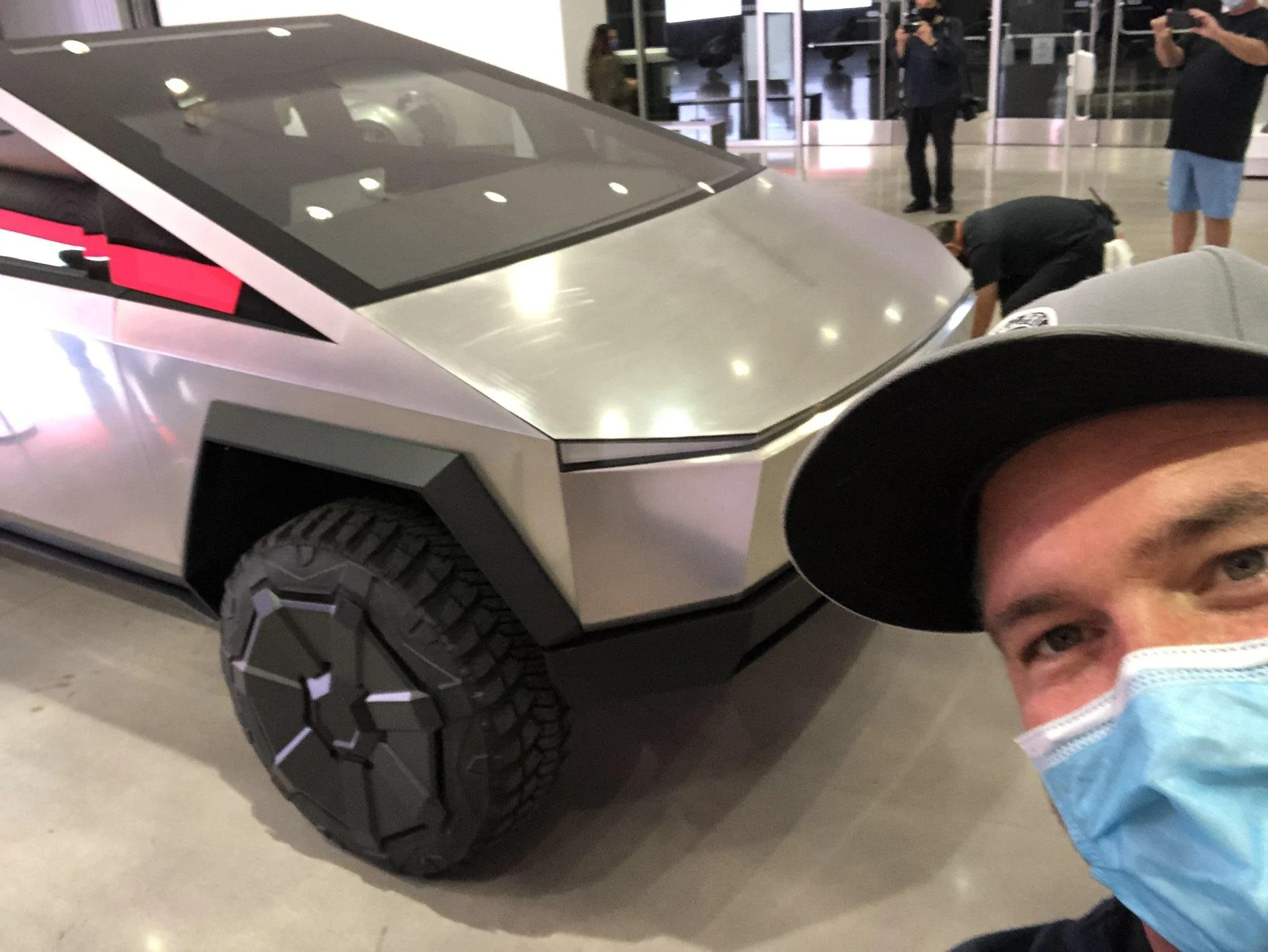 Tesla Cybertruck Cybertruck pics & videos from the Petersen Automotive Museum [Dates Extended Until July 5] 9B8F82E0-17FC-4A85-BB84-3E6C881B2956