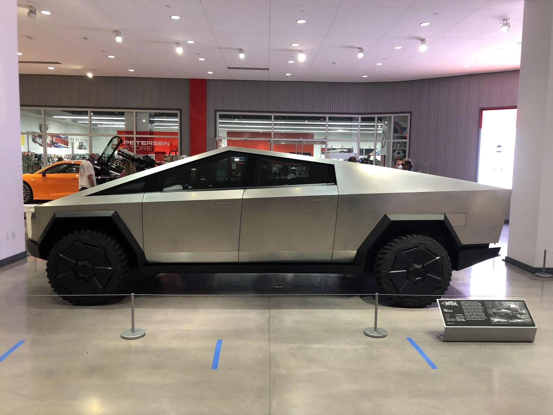Tesla Cybertruck Cybertruck pics & videos from the Petersen Automotive Museum [Dates Extended Until July 5] FE9A3103-1DF3-4295-B2E0-0273D3D7F073