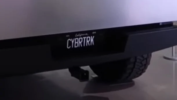 Tesla Cybertruck Cybertruck pics & videos from the Petersen Automotive Museum [Dates Extended Until July 5] CT tow hitch3