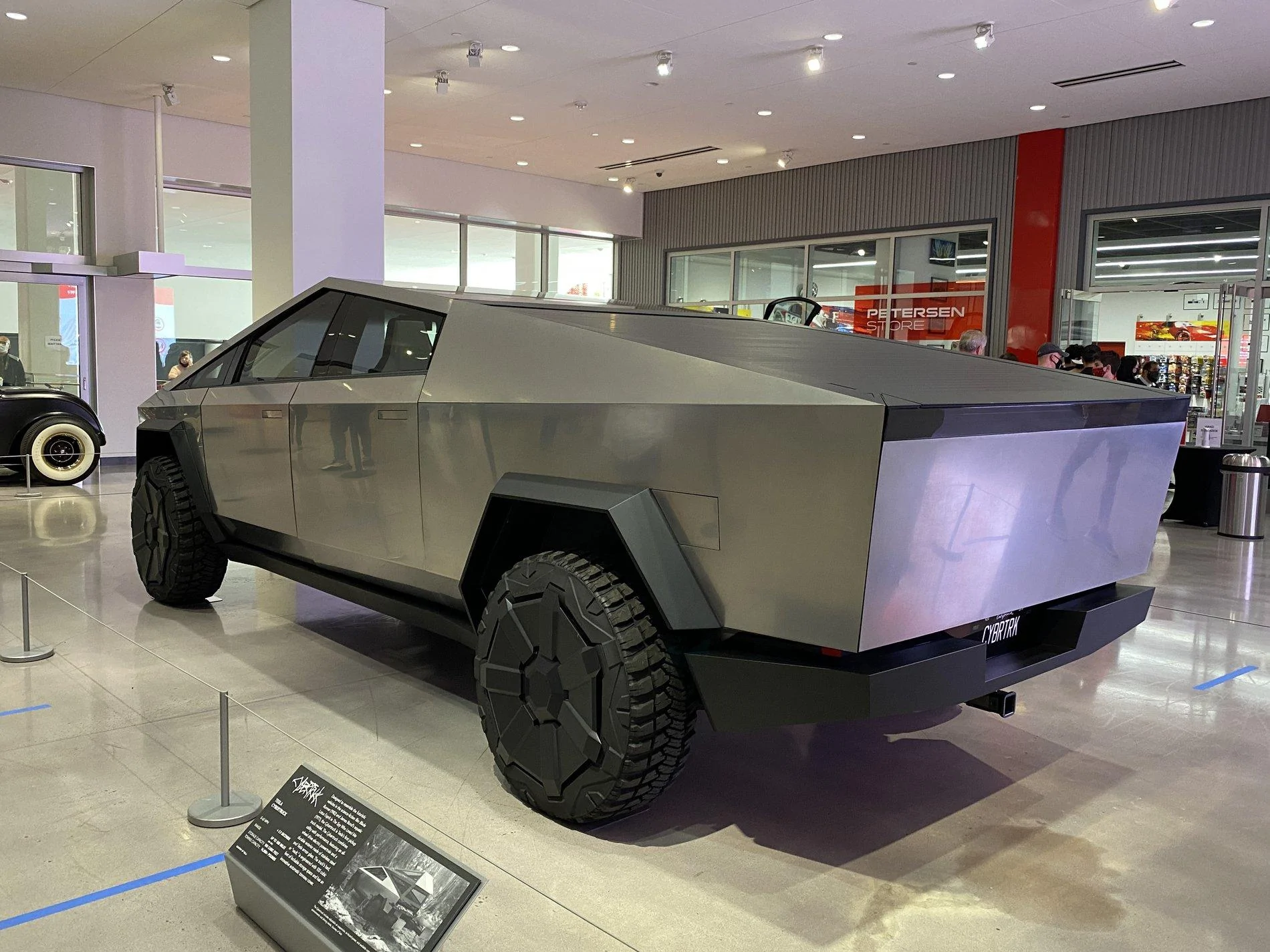 Tesla Cybertruck Cybertruck pics & videos from the Petersen Automotive Museum [Dates Extended Until July 5] 6222C920-BE87-47F1-844B-707C6AA4CA60