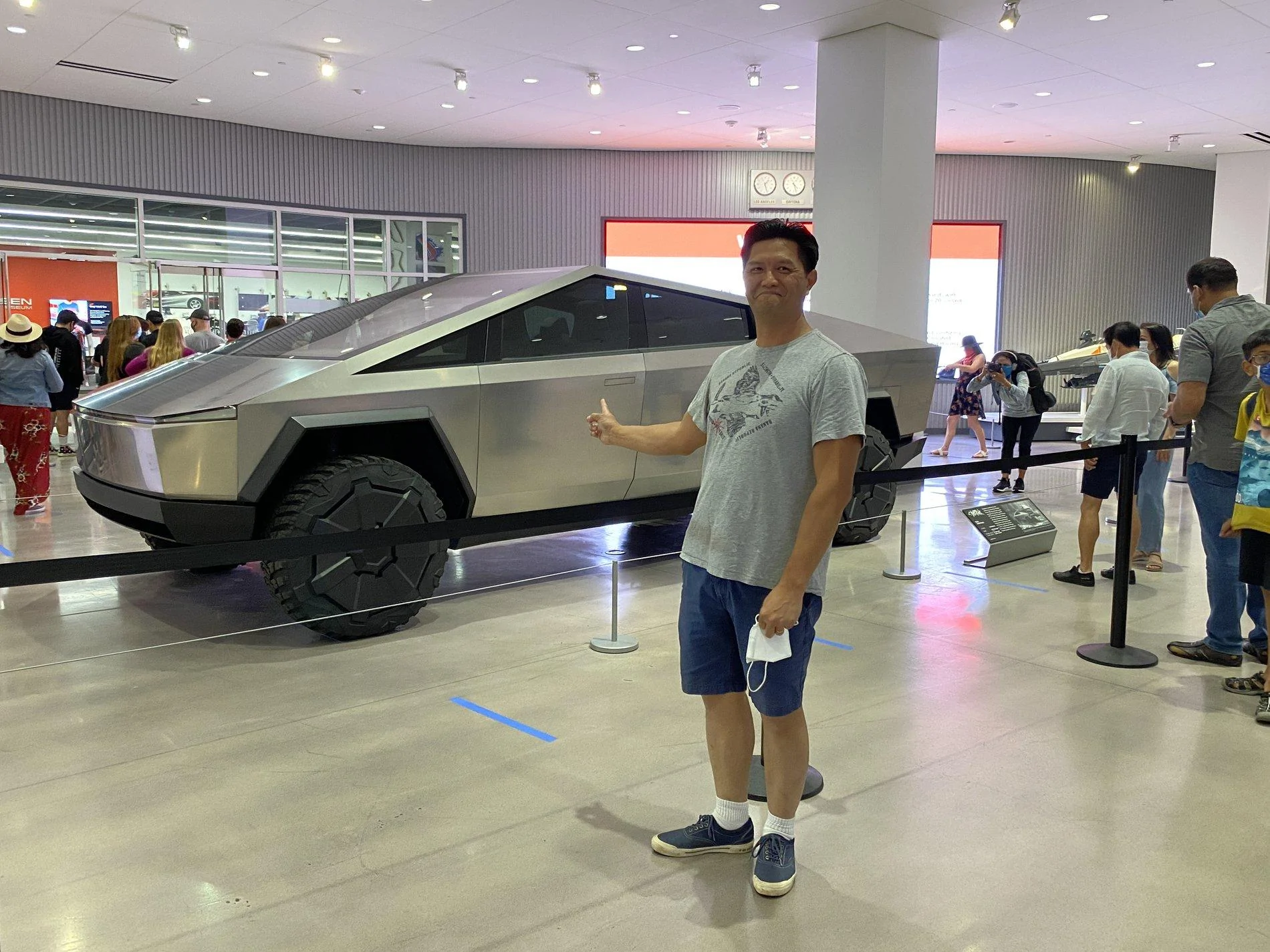 Tesla Cybertruck Cybertruck pics & videos from the Petersen Automotive Museum [Dates Extended Until July 5] 5A3E64E1-1B91-4529-9C91-56B164746E1A