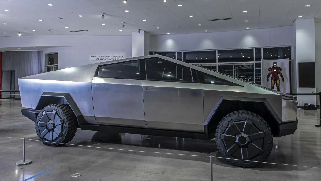 Tesla Cybertruck Cybertruck pics & videos from the Petersen Automotive Museum [Dates Extended Until July 5] tesla-cybertruck-petersen-05