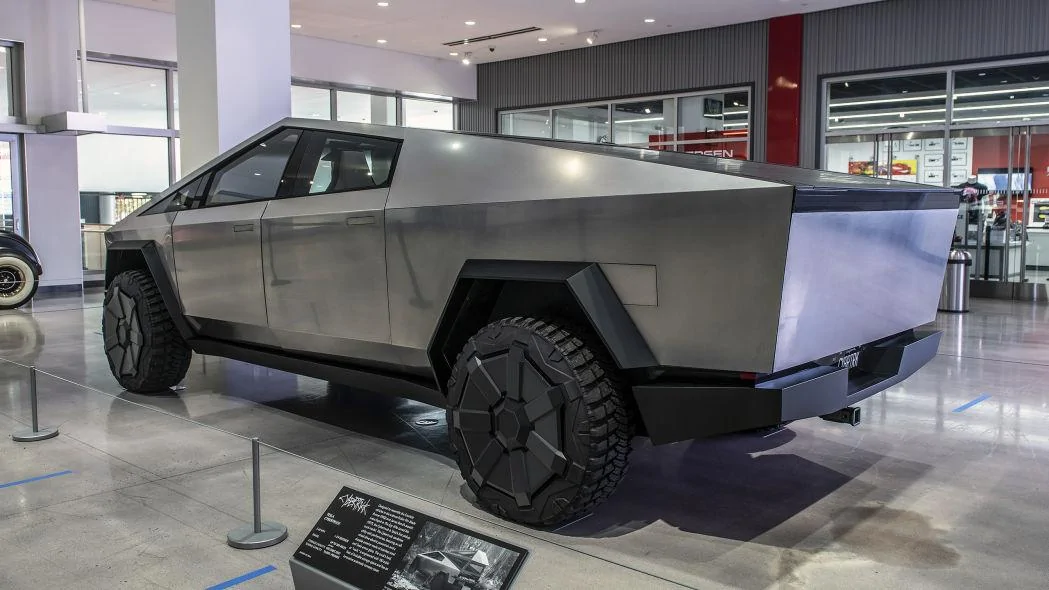 Tesla Cybertruck Cybertruck pics & videos from the Petersen Automotive Museum [Dates Extended Until July 5] tesla-cybertruck-petersen-04