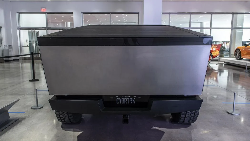 Tesla Cybertruck Cybertruck pics & videos from the Petersen Automotive Museum [Dates Extended Until July 5] tesla-cybertruck-petersen-08